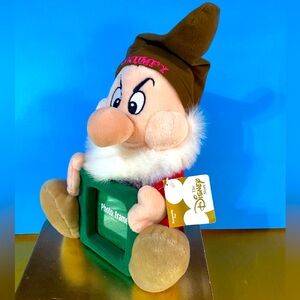 DISNEY STORE NWT 90’s SNOW WHITE AND THE SEVEN DWARFS GRUMPY PHOTO FRAME PLUSH